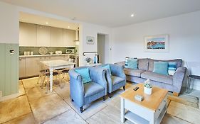 Host & Stay - The Courtyard Retreat